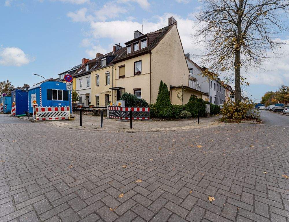 Thumbnail-Ein-Zwei Parteienhaus mit Garage, im LindenhofGröpelingen.