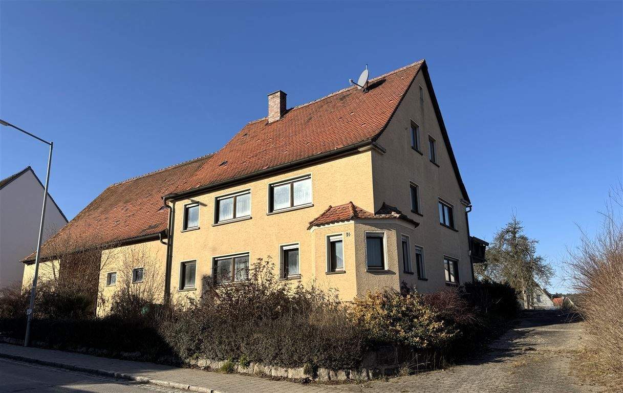 Thumbnail-Haus mit Scheune und ca. 6.500m² Grundstück im Ortskern von Flachslanden