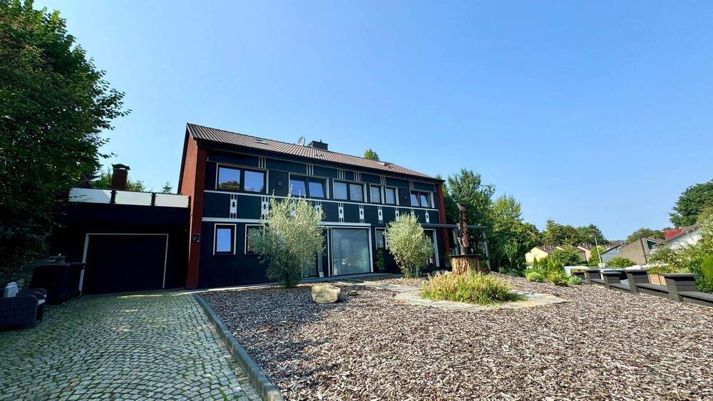 Thumbnail-Traumhaus, kernsaniert mit Einliegerwohnung, Sauna, Balkon, uneinsehbarer Garten, extravagante Bäder