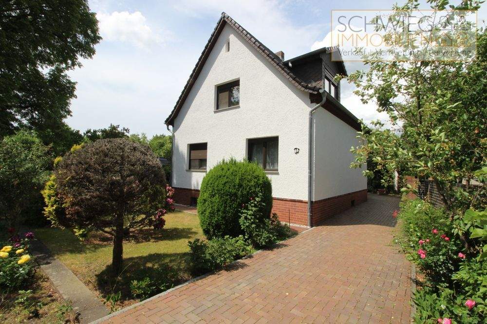 Thumbnail-Einfamilienhaus mit 6 Zimmern, Doppelcarport und Nebengelass in ruhiger Lage Ströbitz