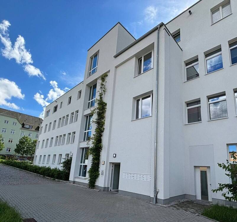Eingang Barierefrei - gegenüber Stellplatz