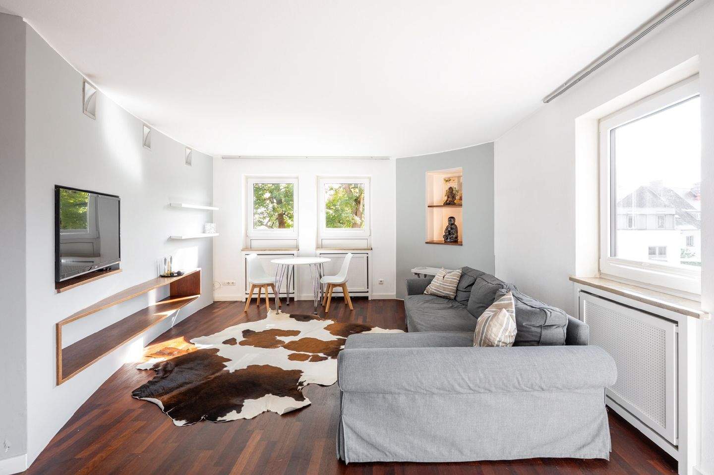 Thumbnail-AIGNER - Komfort trifft auf Stil - Lichtdurchflutete 2-Zimmer-Wohnung mit Westbalkon