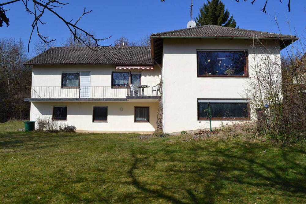 Thumbnail-Einfamilienhaus mit Garage
