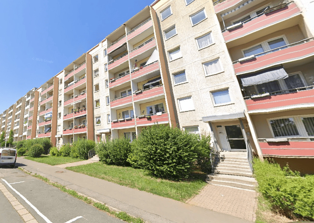 Thumbnail-Familienfreundliche 6-Zimmer-Wohnung mit Balkon in Zwickau, Neuplanitz