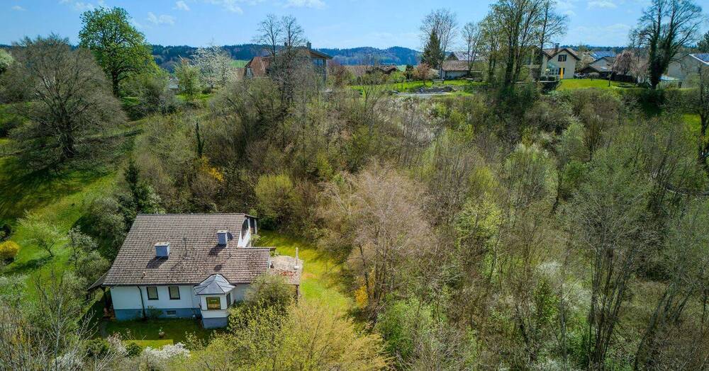 Thumbnail-Großzügiges Mehrgenerationenhaus in ruhiger Lage mit viel Potenzial