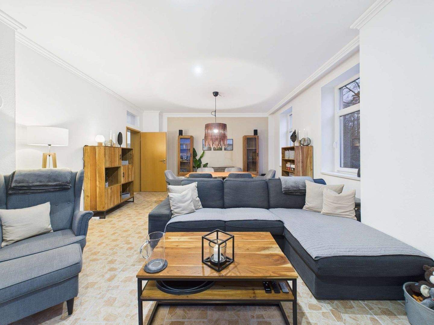 Thumbnail-Exklusive 4-Zimmer-Etagenwohnung mit moderner Ausstattung und großzügigem Dachboden - Jetzt zum Kauf