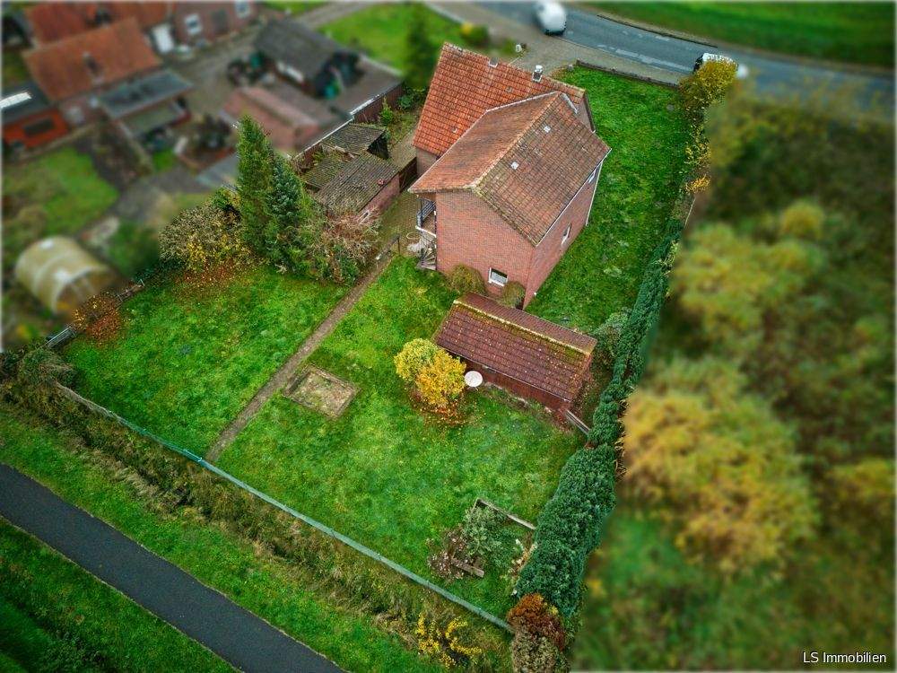 Thumbnail-Sanierungsbedürftiges Haus mit Potenzial für 2 Neubauten (je 3 bzw. 2 WE) in Bad Zwischenahn-Specken