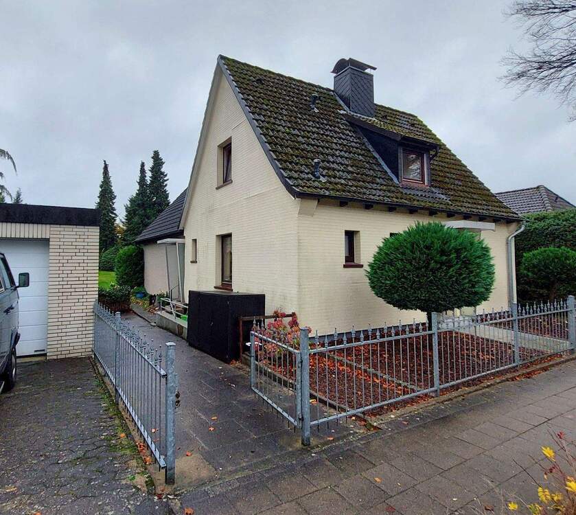 Thumbnail-Sehr gepeflegtes Einfamilienhaus mit Garage in Schneverdingen