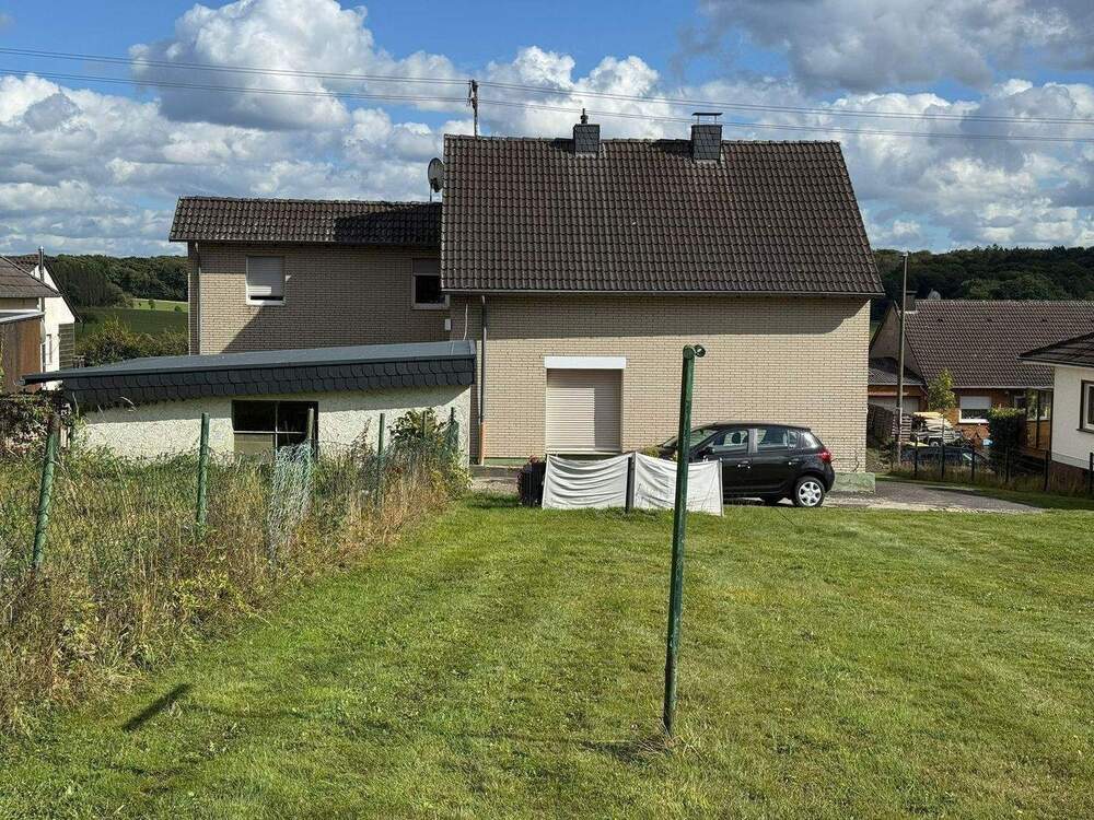 Thumbnail-2-Familienhaus mit großem Grundstück in naturverbundener Ortsrandlage von Königswinter-Eudenbach
