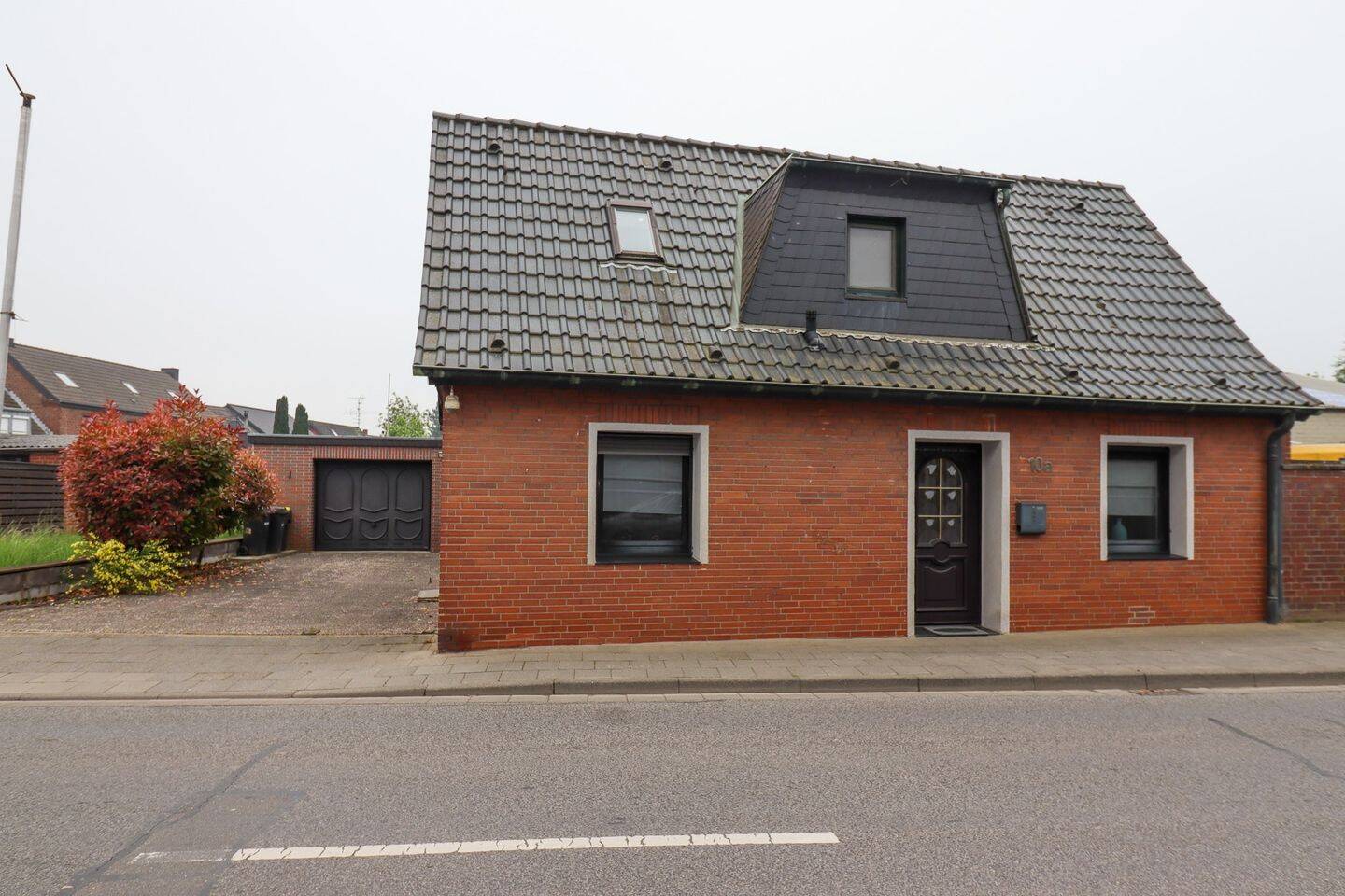 Thumbnail-Freistehendes Einfamilienhaus in GV-Barrenstein - solide, liebevoll modernisiert