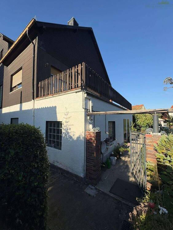 Thumbnail-Großzügiges Wohnen mit XXL-Balkon + Garten - Charmante 5ZKB mit viel Potenzial im Herzen von Linden