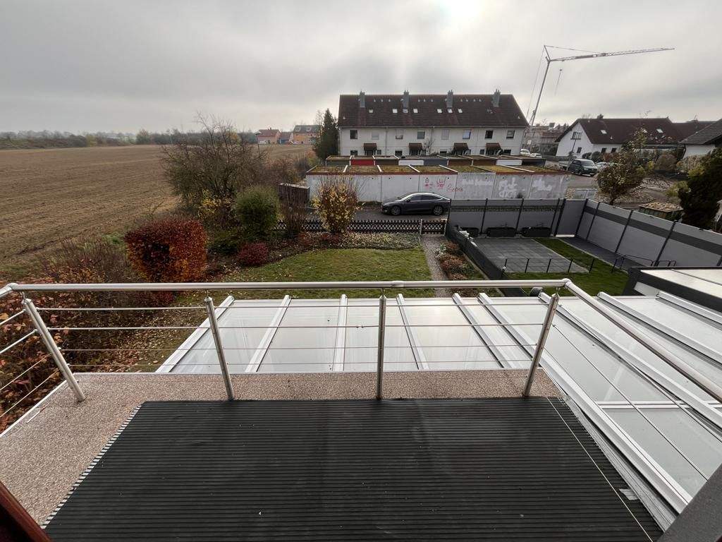 Thumbnail-Freies Unverbautes 6-Zimmer Reihenendhaus mit Garten in Neutraubling