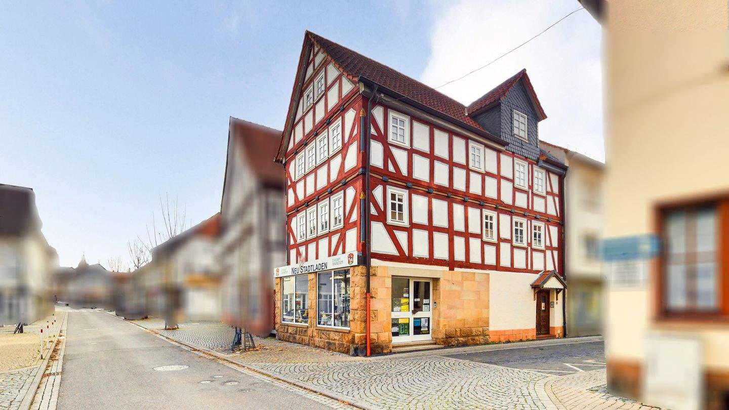 Thumbnail-Vollsaniertes Wohn- und Geschäftshaus in Neustadt