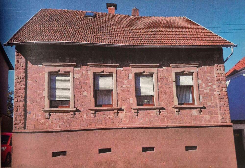 Thumbnail-Freistehendes Einfamilienhaus mit Garten und Garage