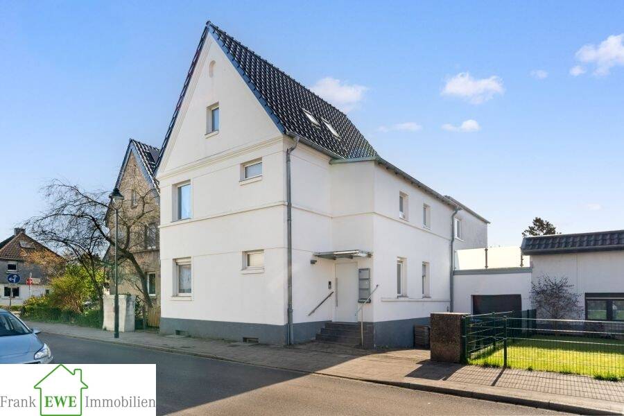 Thumbnail-Objekt-Nr. 445, 40599 Düsseldorf Hassels Zweifamilienhaus mit Garage Platz für die ganze Familie!