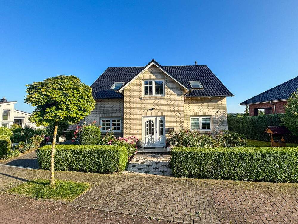 Thumbnail-Panorama trifft Weitblick - repräsentatives Zweifamilienhaus in bester Lage von Bad Gandersheim