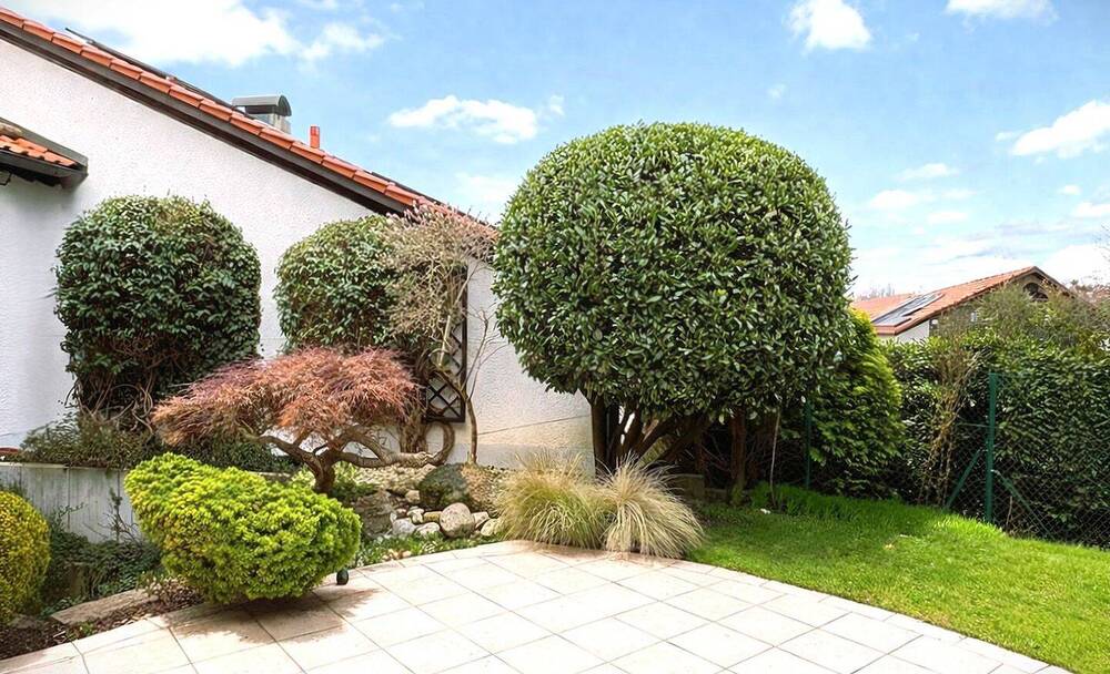 Thumbnail-Nah am See: Helle, großzügige und einzugsbereite DHH mit Sonnengarten und Garage - PROVISIONSFREI !