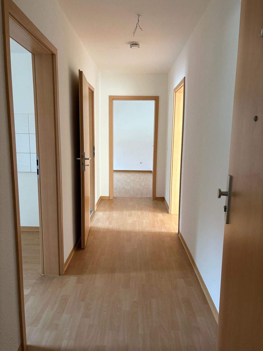 Thumbnail-EINZIEHEN & WOHLFÜHLEN: 3-Zimmer Wohnung in ruhiger Sackgasse zu vermieten!