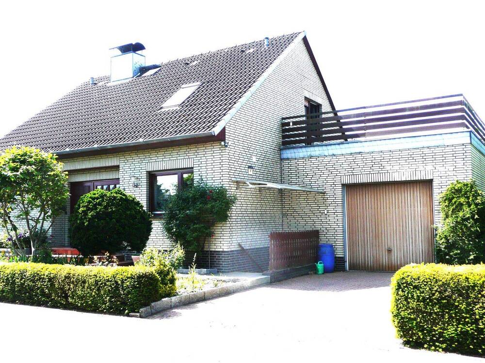 Thumbnail-25485 Hemdingen Einfamilienhaus : TOP FREI werdend , in massiver Bauweise , Solar , Dachterrasse , Überdachung Gartenterrasse ruhiges Wohngebiet .