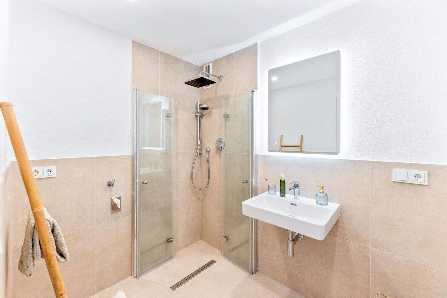 Thumbnail-Bezugsfreie 3-Zimmer-Wohnung mit Balkon, Aufzug & Stellplatz - ruhiger Blick ins Grüne