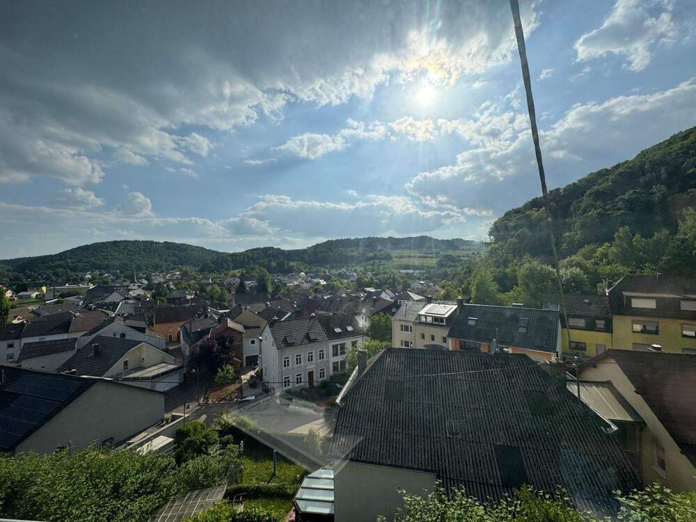 Thumbnail-Ruhig gelegenes Einfamilienhaus mit schöner Aussicht über Tawern