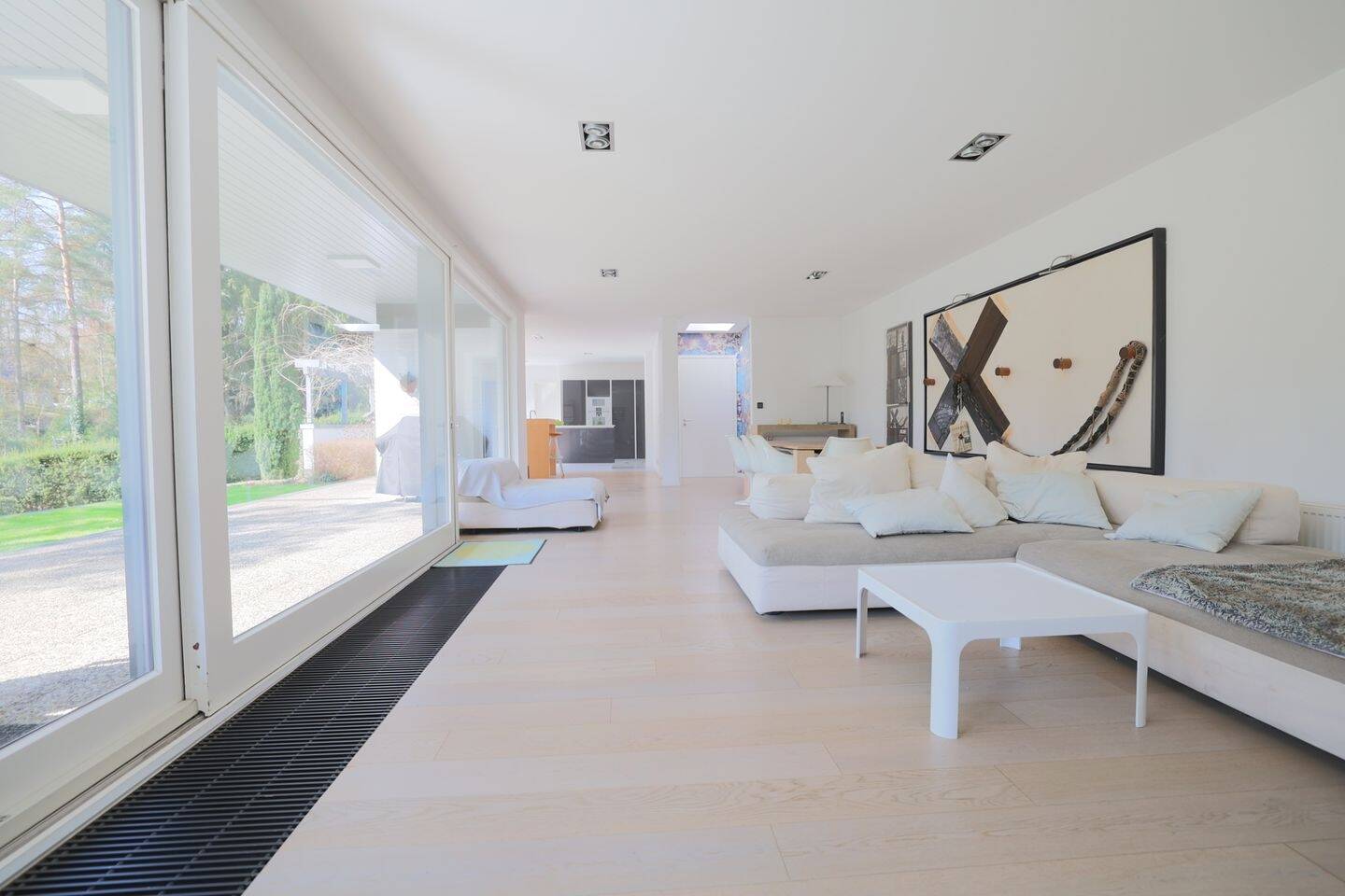 Thumbnail-Zeitlose Klarheit trifft moderne Raffinesse - Architektur im Sinne des Bauhauses