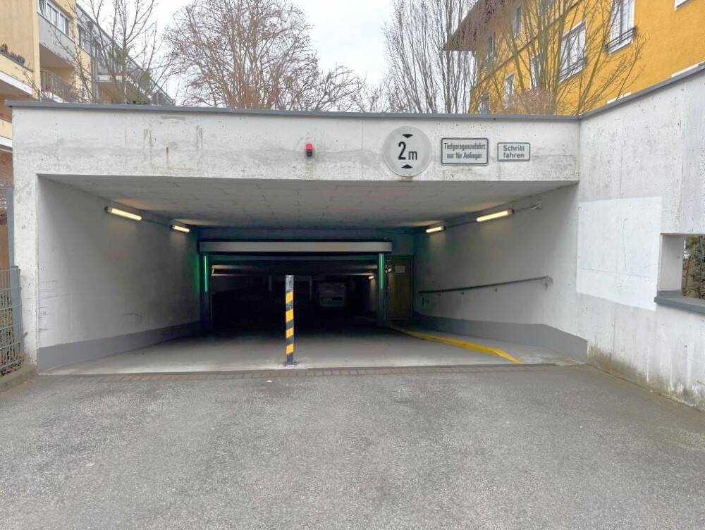 Thumbnail-Tschüss Parkplatznot: Tiefgaragenstellplatz in Nürnberg-Neulichtenhof