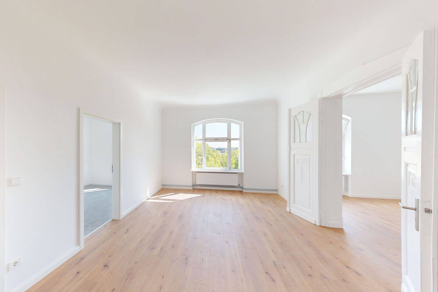Thumbnail-Hochwertig sanierte 2-Zimmer-Wohnung zentral in Oranienburg mit Einbauküche