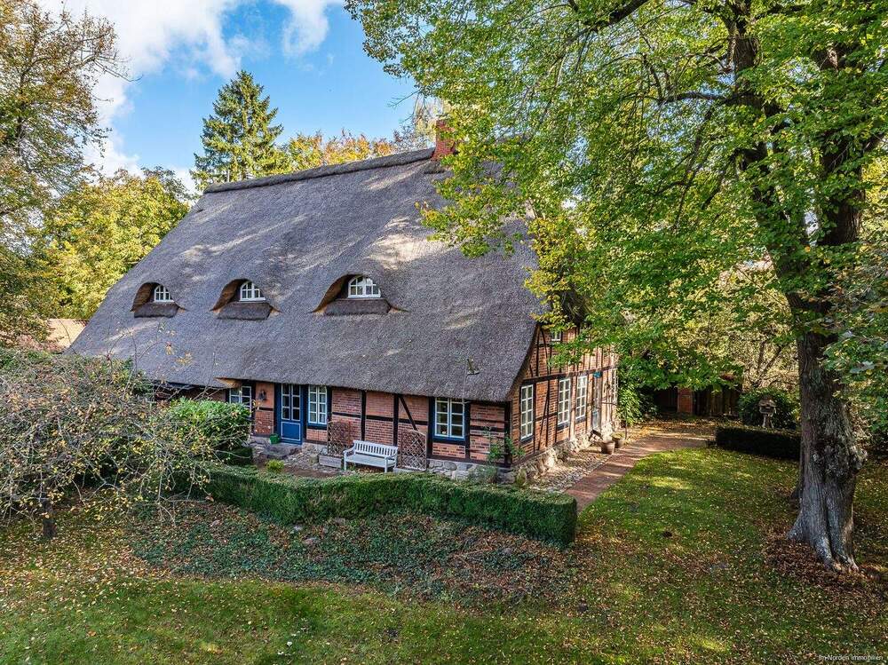 Thumbnail-Denkmalgeschütztes Bauernhaus unter Reet in Eutin-Fissau
