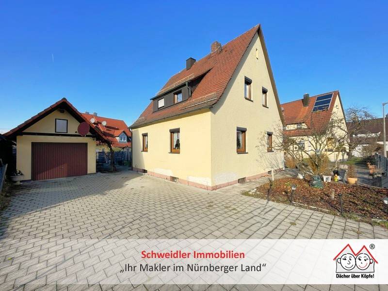 Thumbnail-Zentrumsnah in Lauf! Charmantes Einfamilienhaus mit Garage und tollem Garten