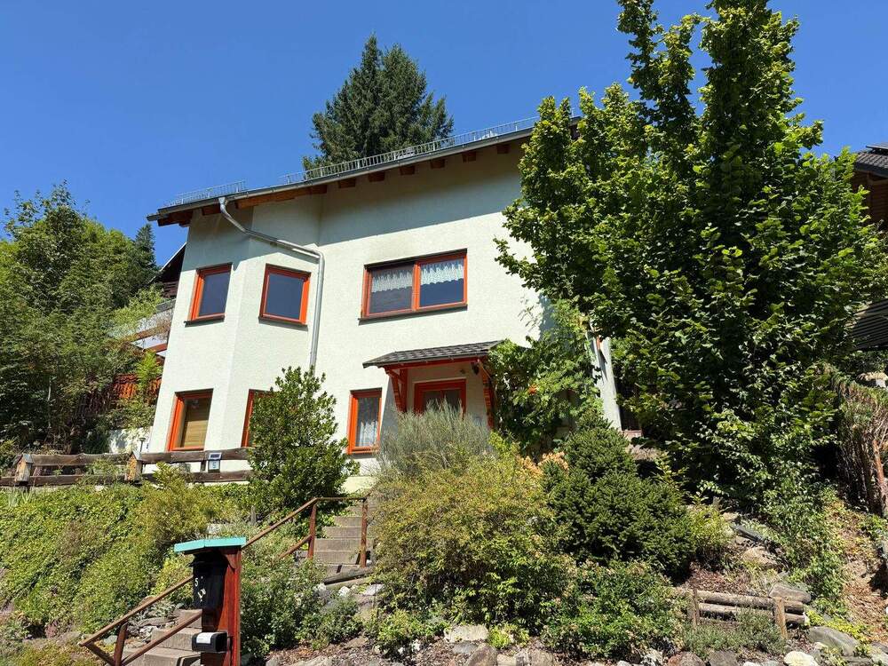 Thumbnail-Einfamilienhaus in Leutenberg: Ihr Rückzugsort im Grünen - Nähe zur Natur inklusive