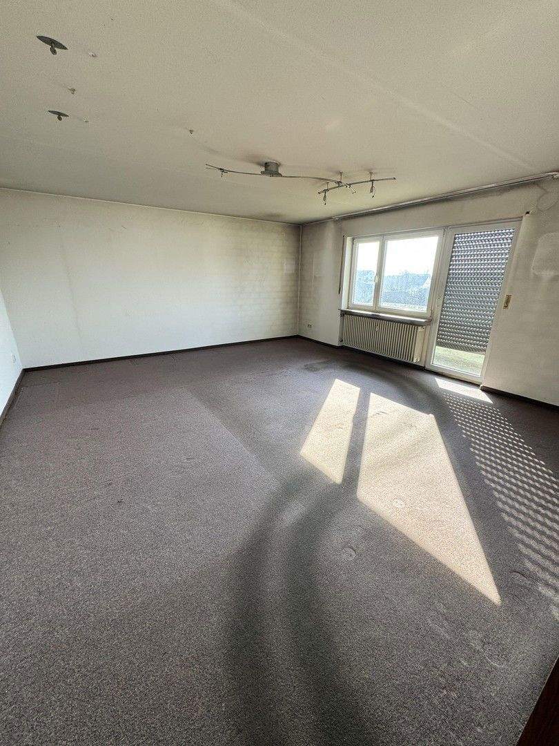 Thumbnail-PROVISIONSFREI: Renovierungsbedürftige Wohnung in begehrtester Lage Schweinfurts