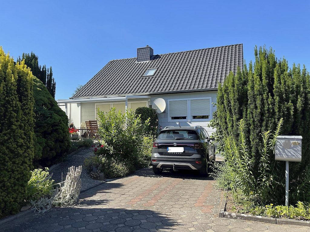 Hausansicht von Straße
