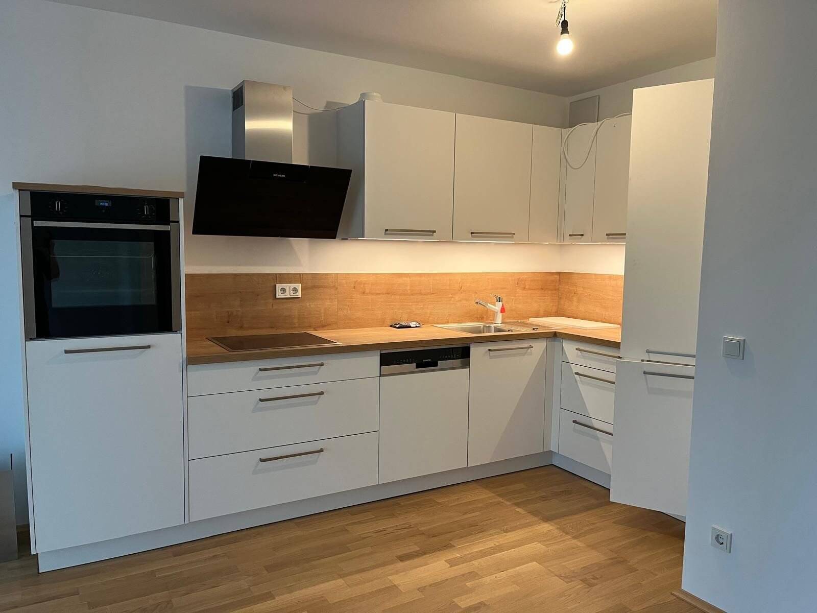 Thumbnail-***ERFOLGREICH VERKAUFT***BEZUGSFREIE 2 Zimmer + WINTERGARTEN + Balkon mit NEUER EINBAUKÜCHE in TOP-LAGE***