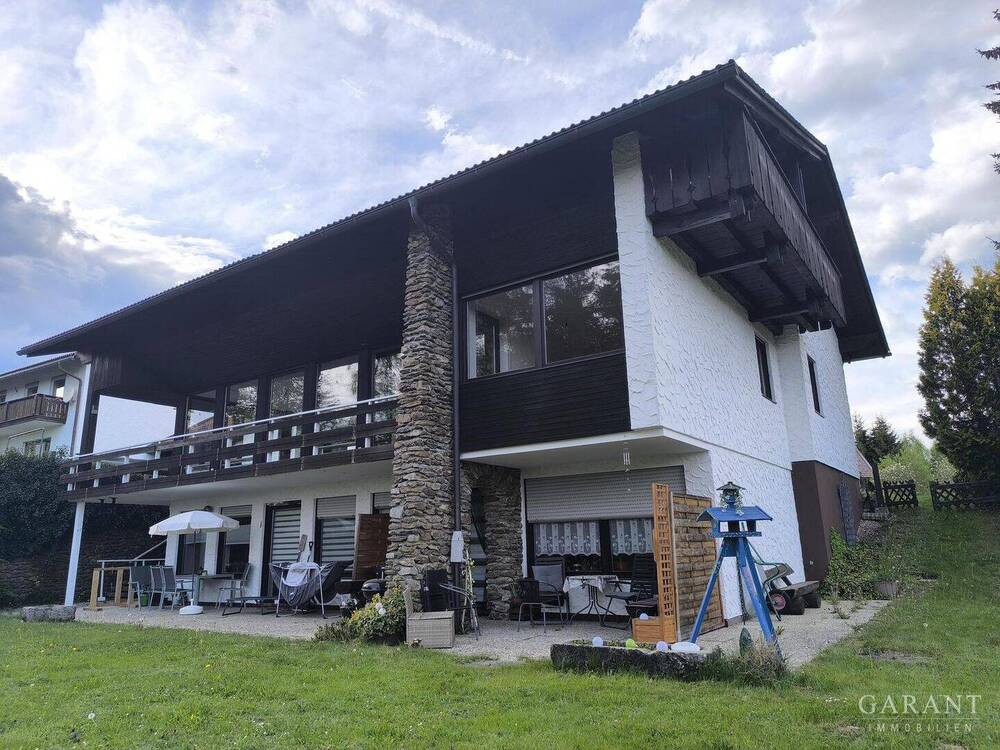 Thumbnail-Mehrfamilienhaus mit Panoramablick