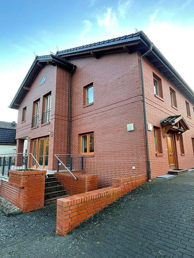 Thumbnail-Vollunterkellerte Doppelhaushälfte in exklusiver Vollausstattung