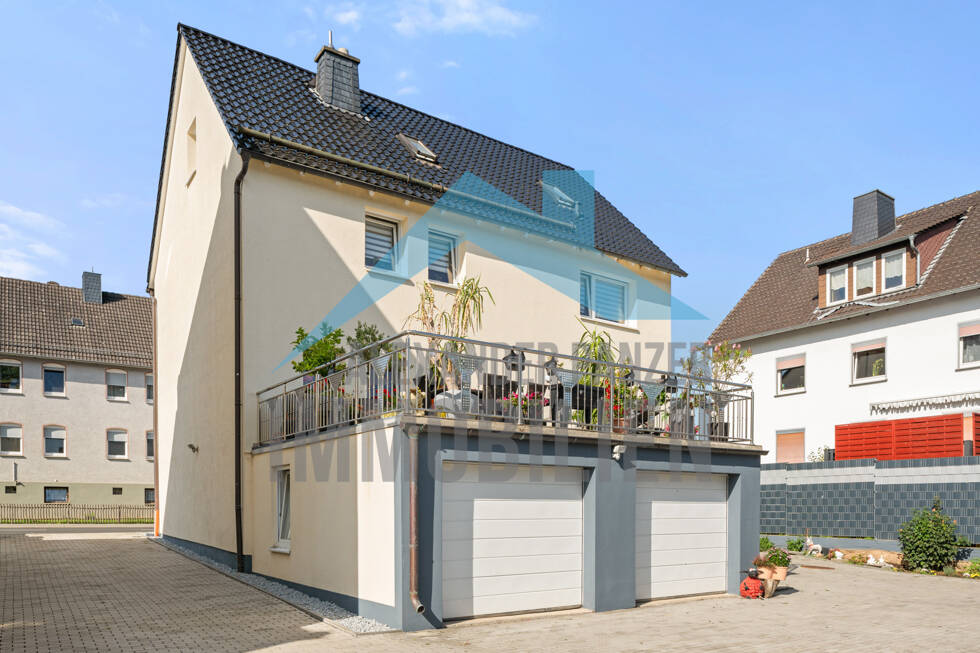 Thumbnail-Modernisiertes Einfamilienhaus mit großer Dachterrasse in Lohfelden-Vollmarshausen!