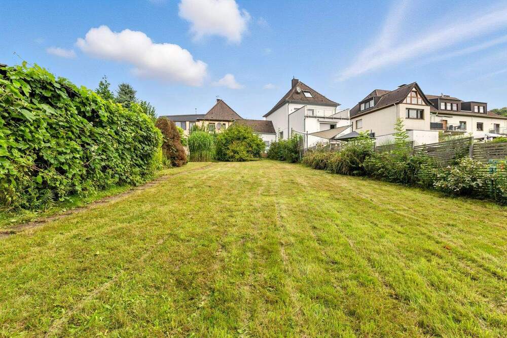 Thumbnail-Grünes Paradies für Familien: Großzügige Doppelhaushälfte in bester, ruhiger Nachbarschaft.