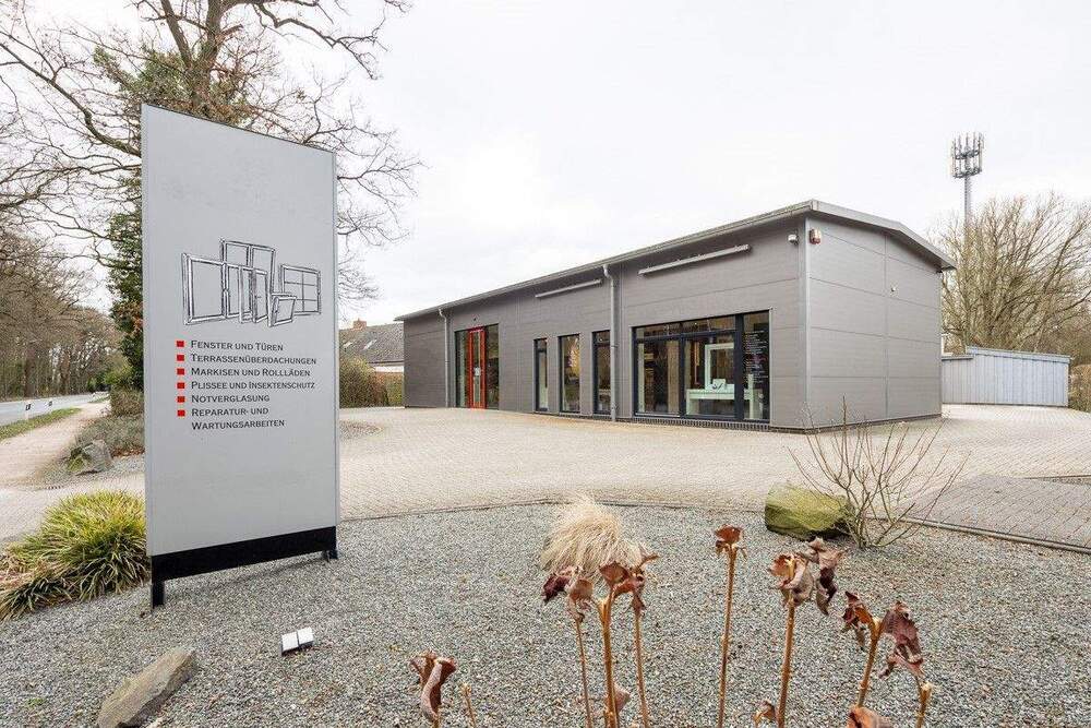 Thumbnail-Modern leben und erfolgreich arbeiten - Stilvolles Wohnhaus mit vielseitiger Gewerbehalle- komplett vermietet- zu verkaufen