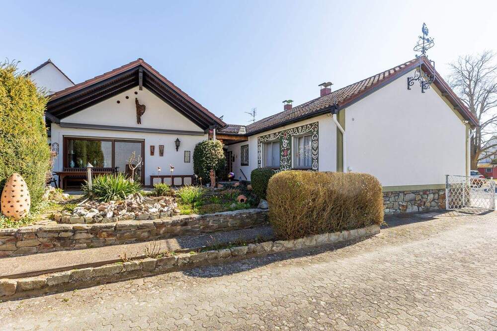Thumbnail-Bungalow mit 2 Wohneinheiten (separate Eingänge) in schöner Bauschheimer Lage