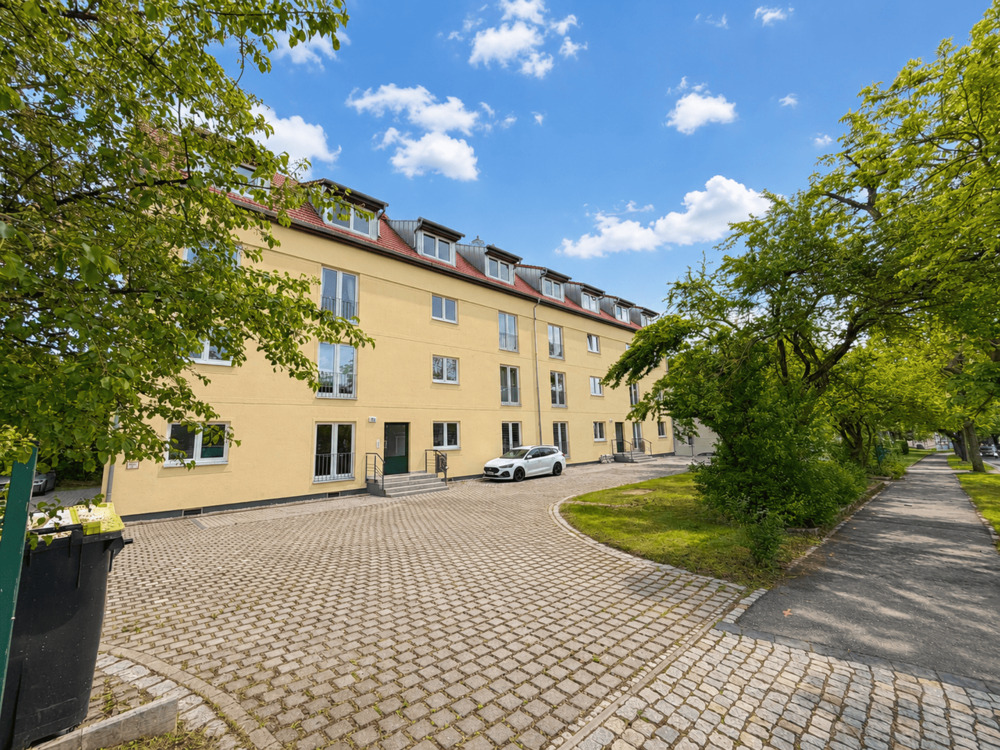 Thumbnail-***RESERVIERT***Erdgeschosswohnung mit Balkon