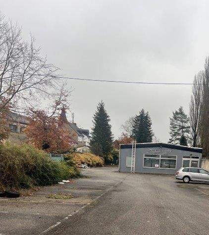 Thumbnail-Gewerbeeinheit auf einem großen zentral gelegenen Grundstück in Wadgassen zu verkaufen