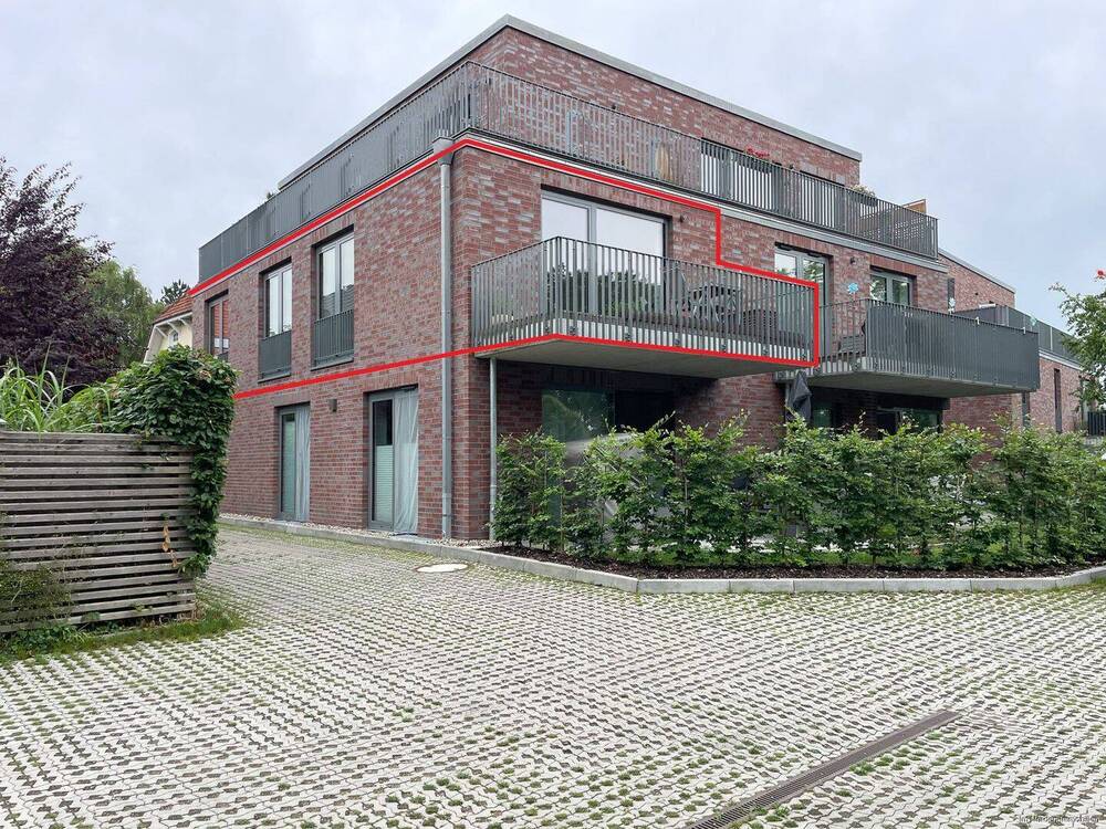 Blick auf die Wohnung, Parkplatz