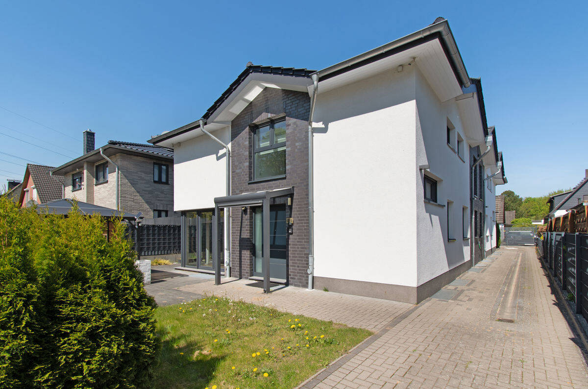 Thumbnail-Modernes Zweifamilienhaus an der Grenze zu Marienthal - Großzügiges Wohnen perfekt für Freunde