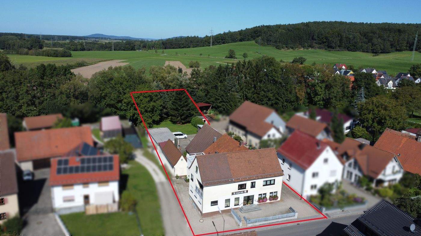 Thumbnail-Projektentwickler? Investor? Großfamilie? Gastwirt? Anwesen mit viel Potential in Ezelsdorf!
