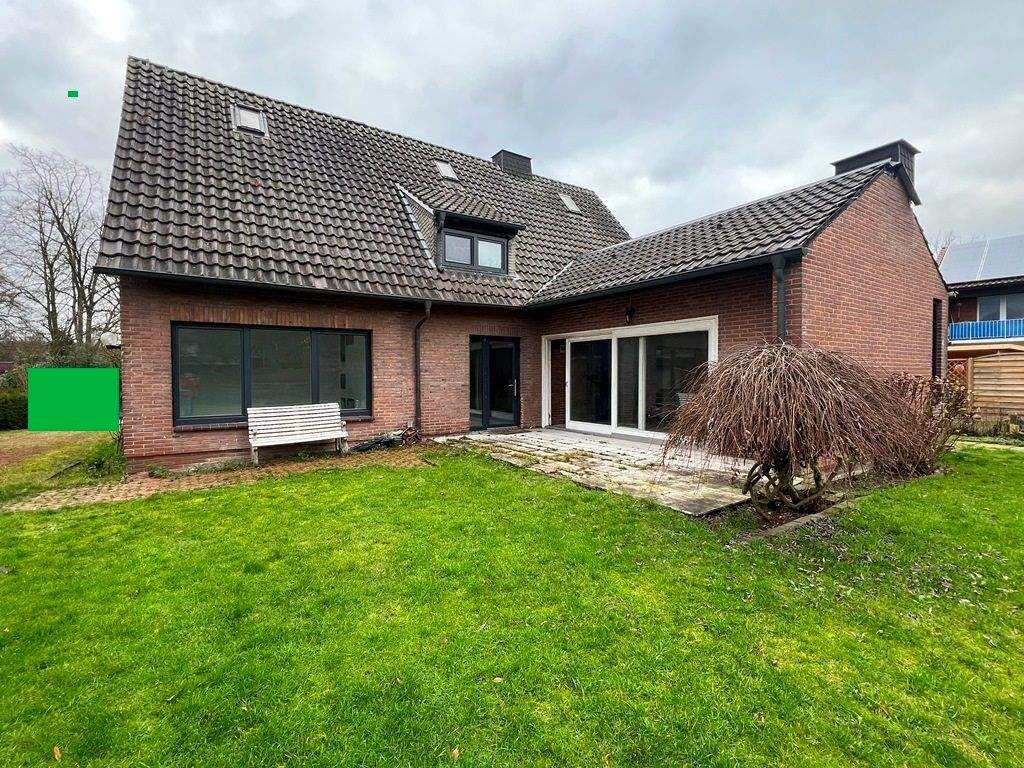 Thumbnail-Einfamilienhaus mit Garage