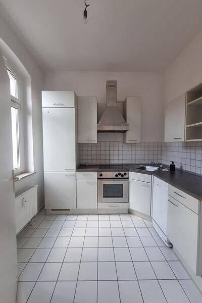 Thumbnail-Großzügige 3-Zimmer mit Laminat, EBK, Wannenbad mit Fenster und Balkon in zentraler Lage