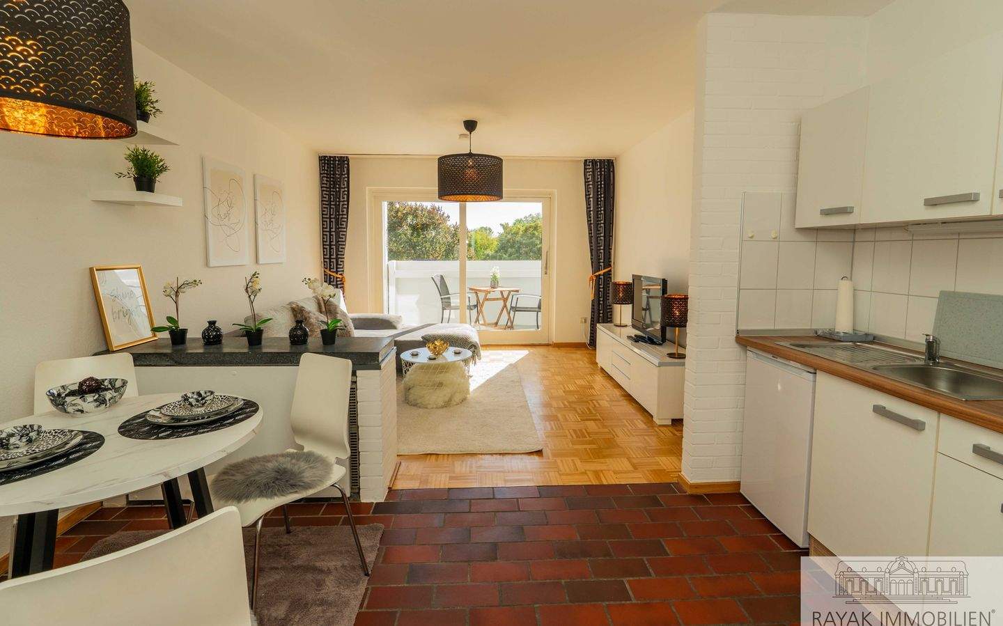 Thumbnail-Stylisch Wohnen: Vollmöblierte 2-Zimmer-Wohnung mit Balkon