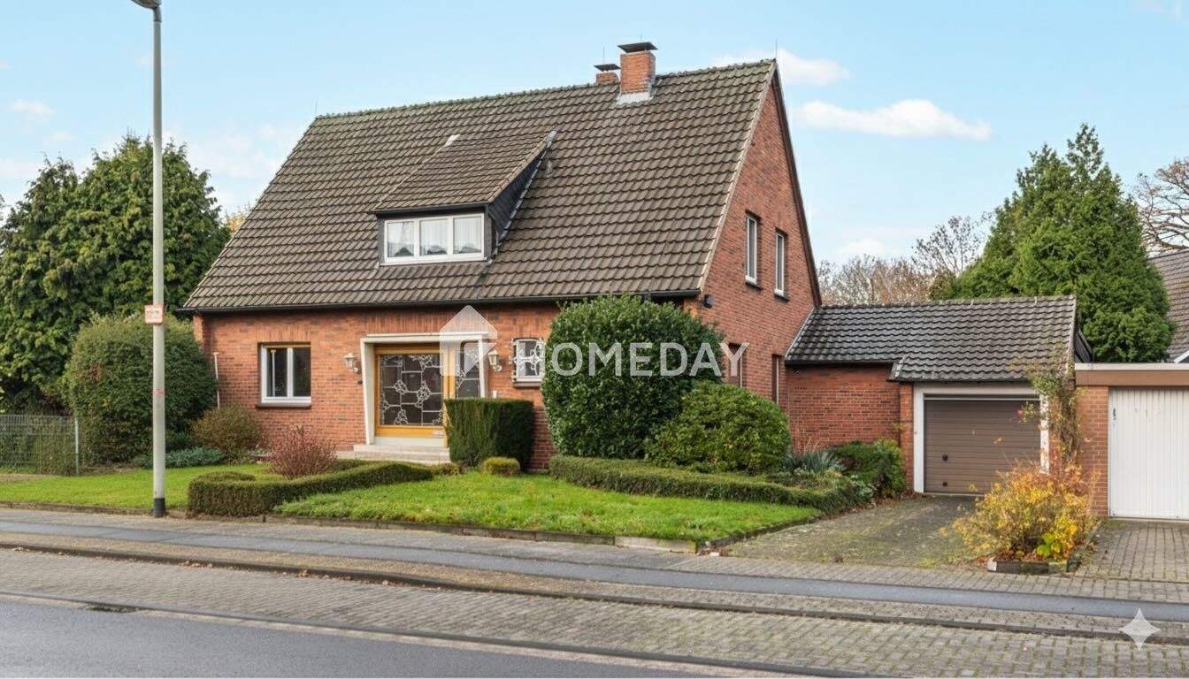 Thumbnail-Großzügiges Einfamilienhaus mit Kaminzimmer & weitläufigem Grundstück - Wohnen in idealer Lage