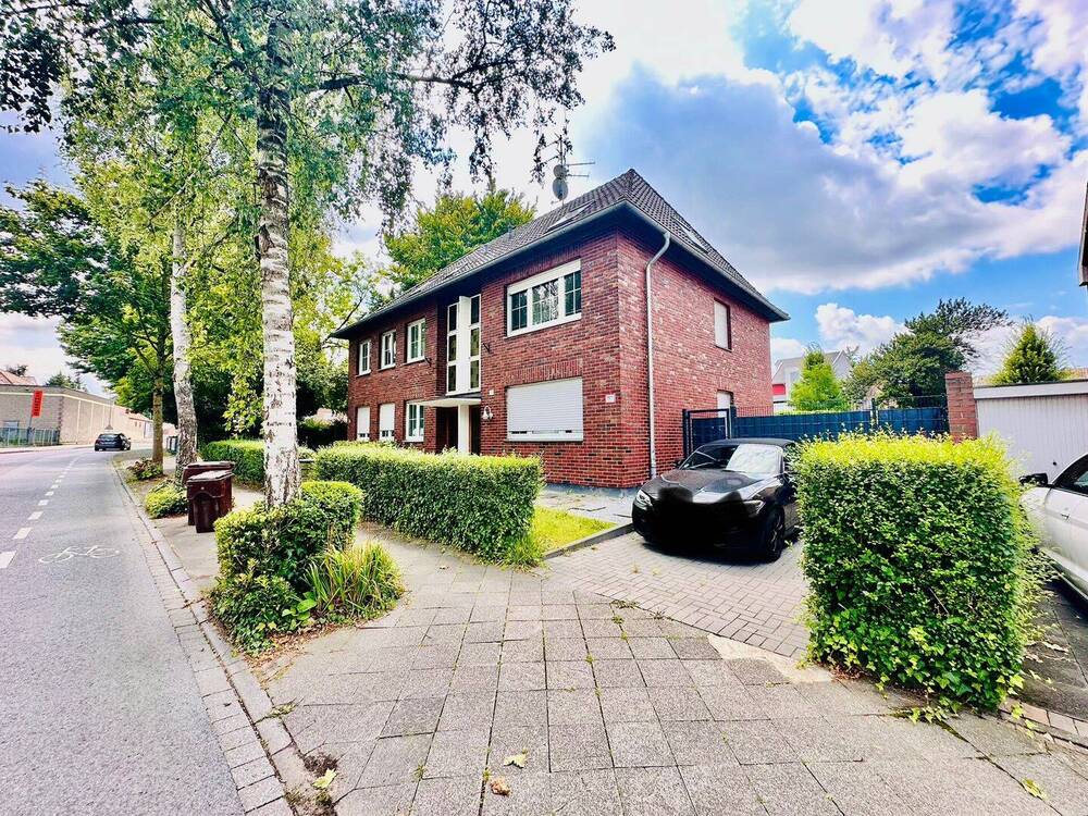 Thumbnail-**SELBER im renovierten EG 110 m² mit Garten wohnen und 3 renovierte Wohnungen vermieten**